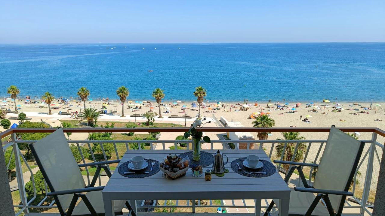 Maremare, Really On The Beach, With Private Parking Savona Buitenkant foto